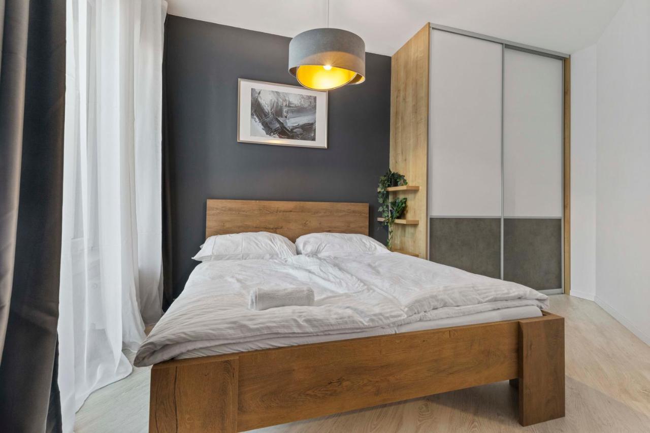 Appartement Lam Anthracite W Ac & Balcony à Bratislava Extérieur photo
